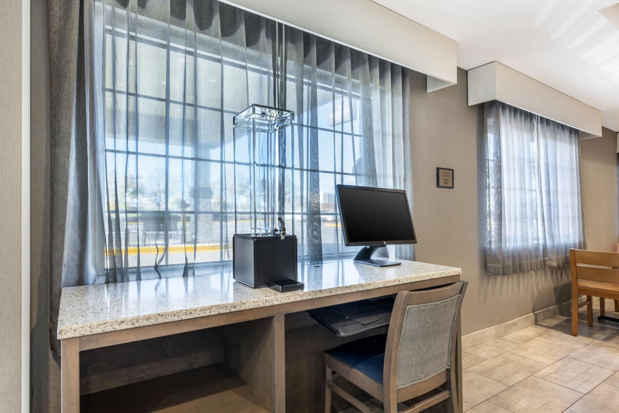 Country Inn & Suites By Radisson Bolingbrook, I-55 Exteriör bild