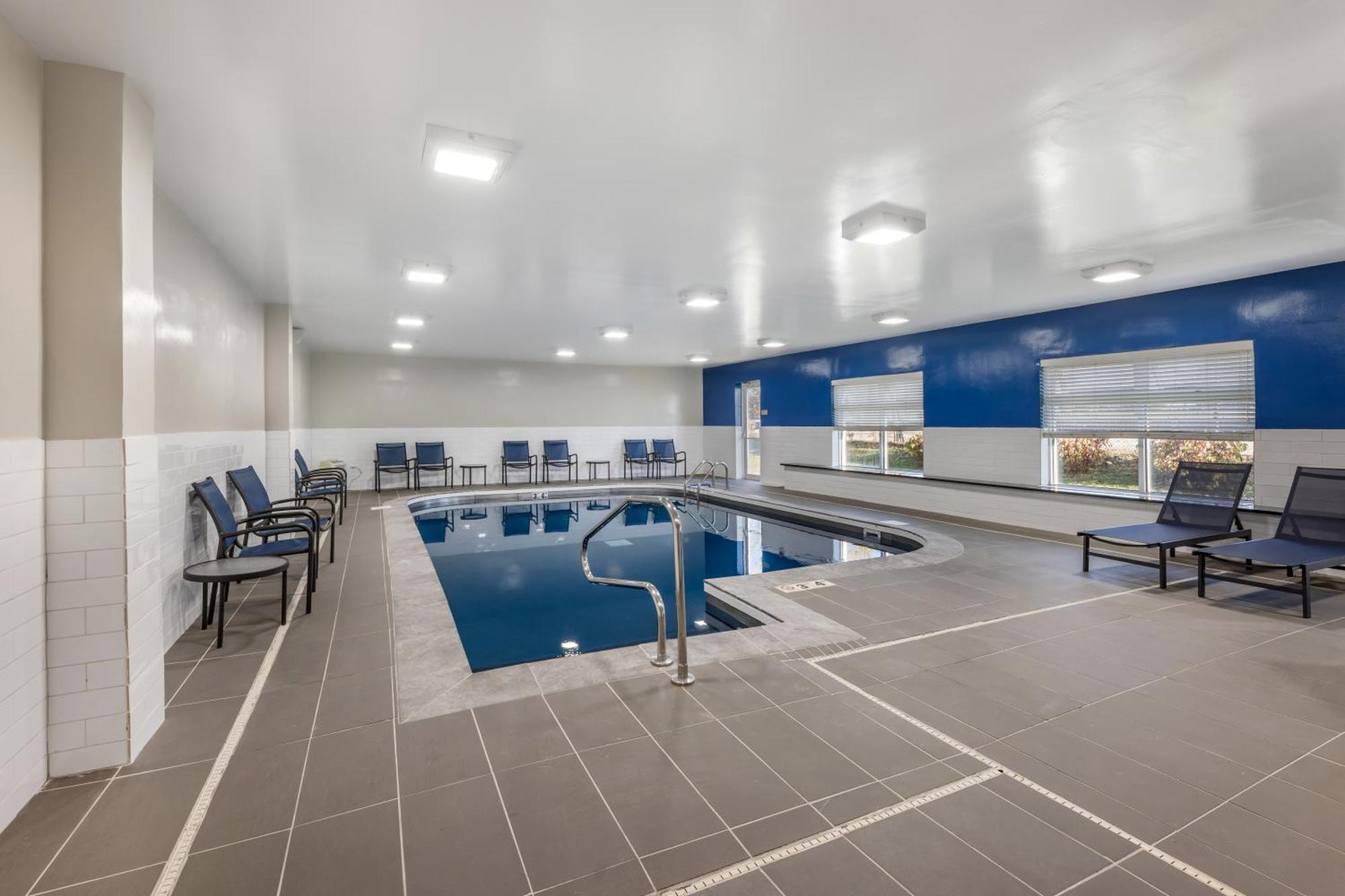 Country Inn & Suites By Radisson Bolingbrook, I-55 Exteriör bild